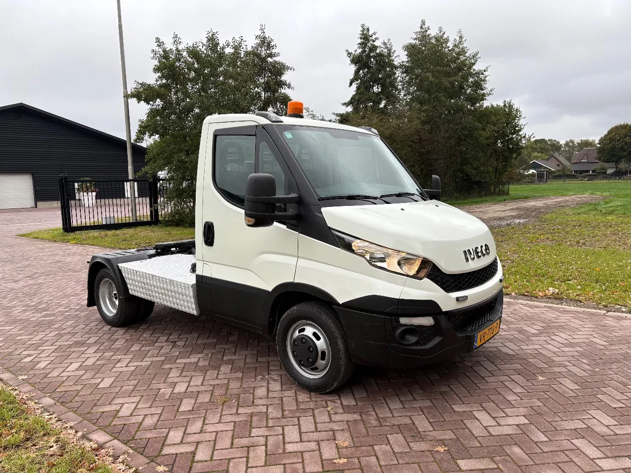 Iveco Daily 2015 - 40 C17 Be trekker 8.6 ton euro 5 Bild 2