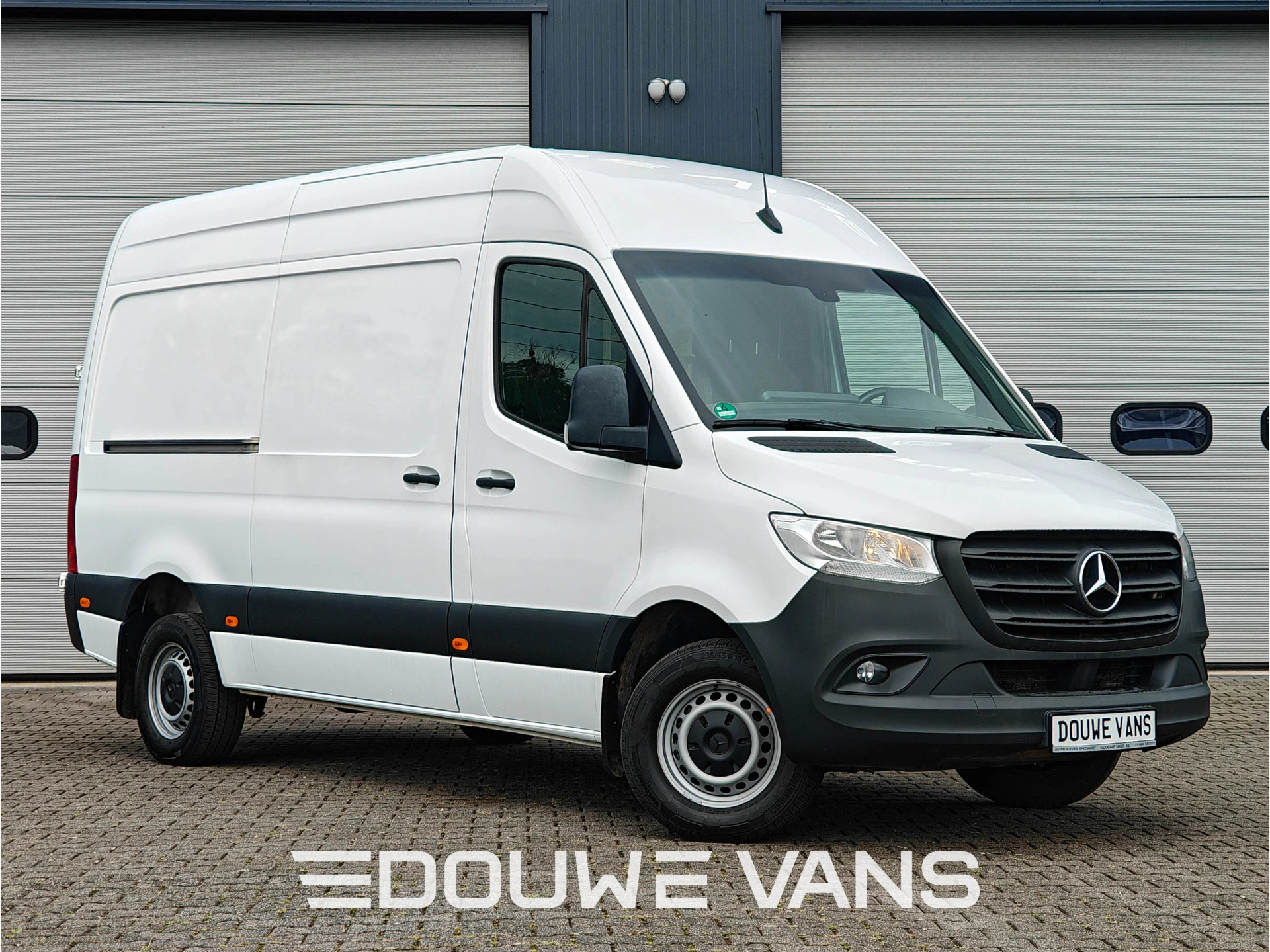 Mercedes-Benz Sprinter 2022 - 317 L2H2 Automaat Distronic Trekhaak Omvormer Navi afbeelding 1