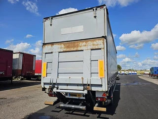 Fruehauf ONCRK 22-110A | STEERING AXLE |CURTAINSIDER TRAILER | LOADING LIFT| DUTCH TRAILER. 2001 - N/A obrazek 4