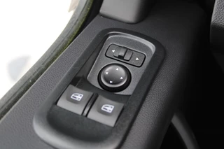Renault Master 2024 - T35 2.3 dCi 180pk L3H2 - Airco - Navigatie - Camera - Cruise - Parkeersensoren - 105l tank - Rijklaar obrazek 9