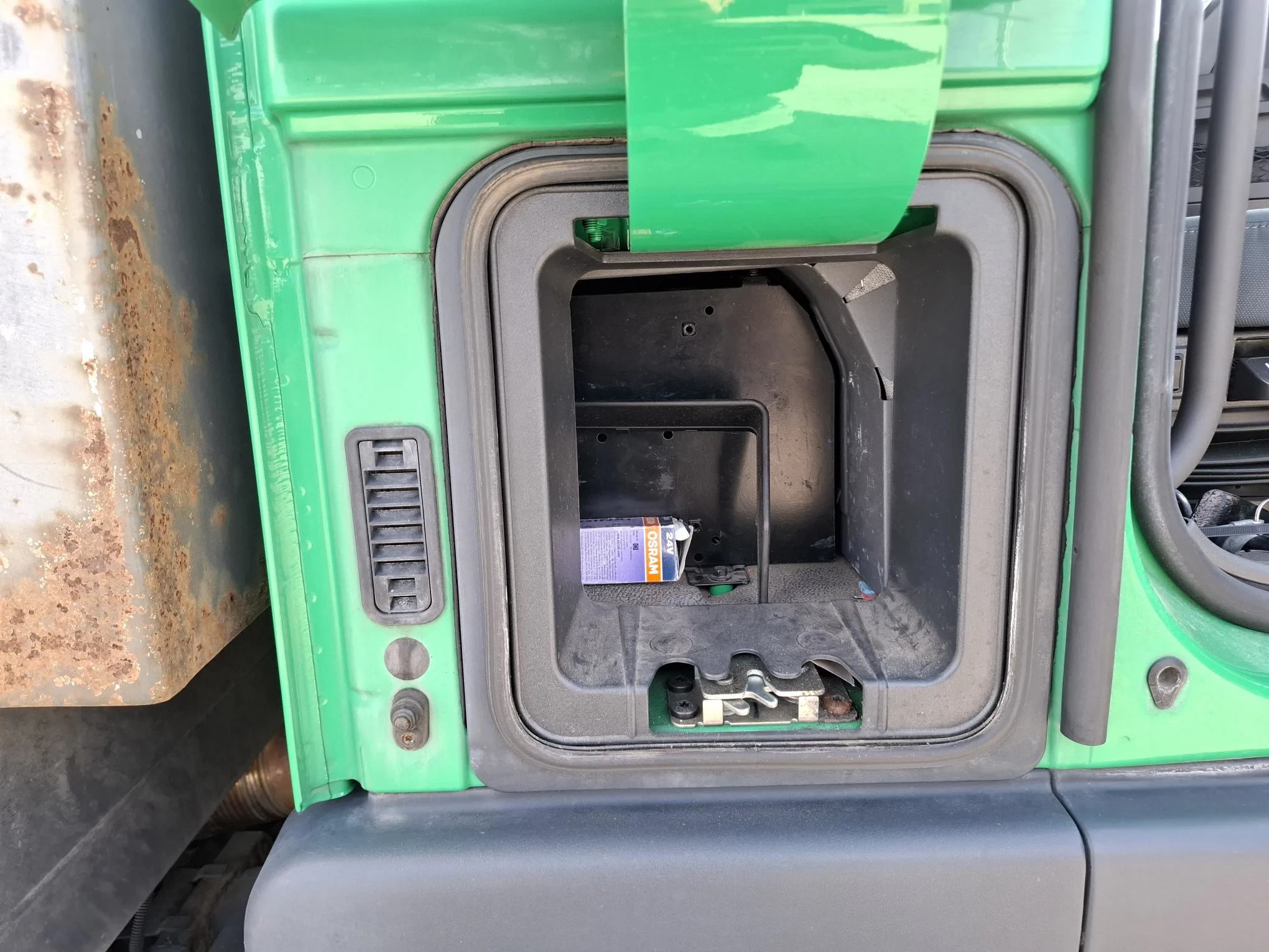 Volvo FM 11.370 2012 - / HMF 1420 REMOTED CRANE / LIFT+LENKACHSE / AIRCO / FRIDGE / AUTOMATIC / EURO-5 / 2012 изображение 37