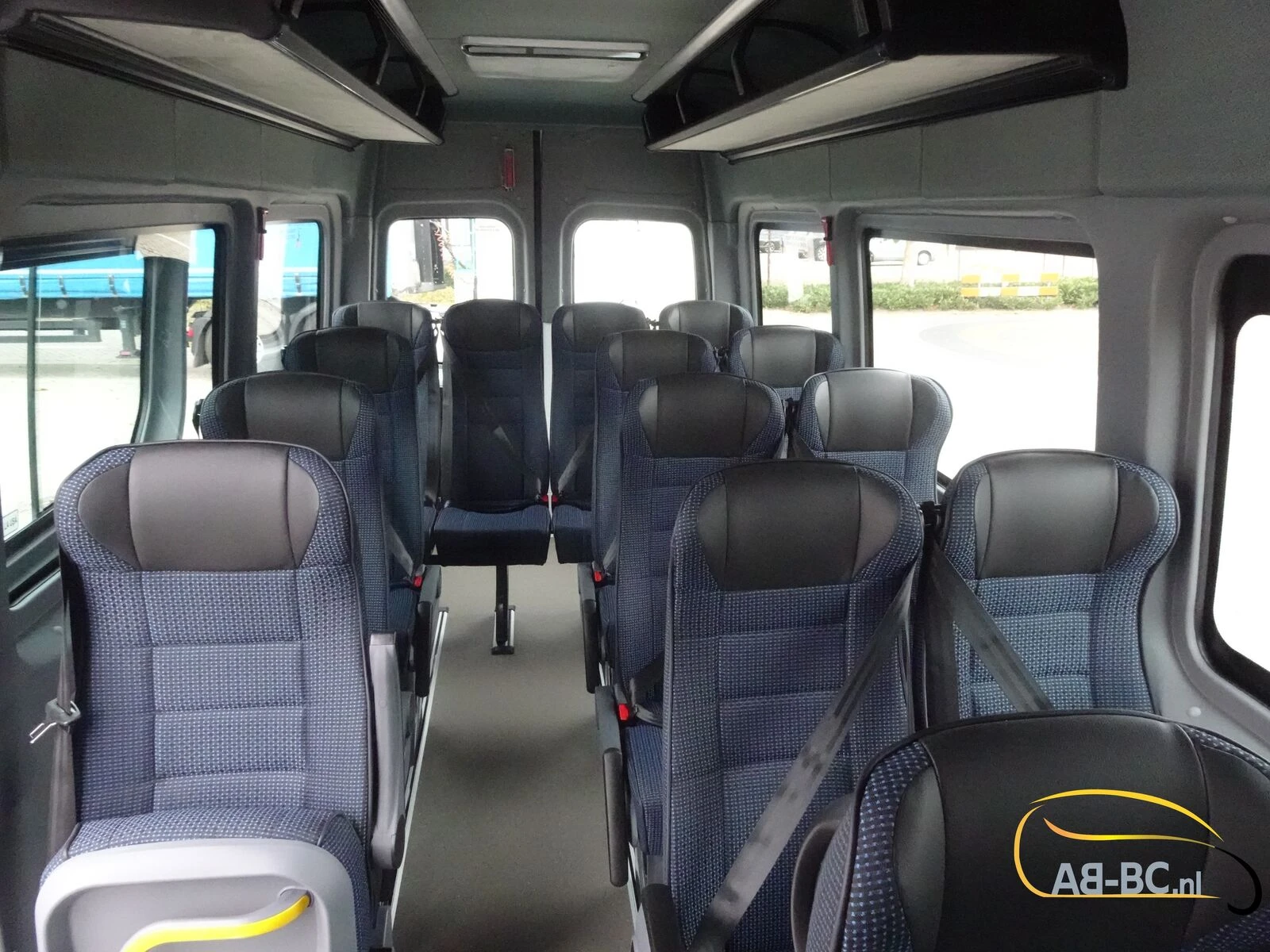 Mercedes-Benz eSprinter - 17 Seats Electric Range: 465 km Bild 60
