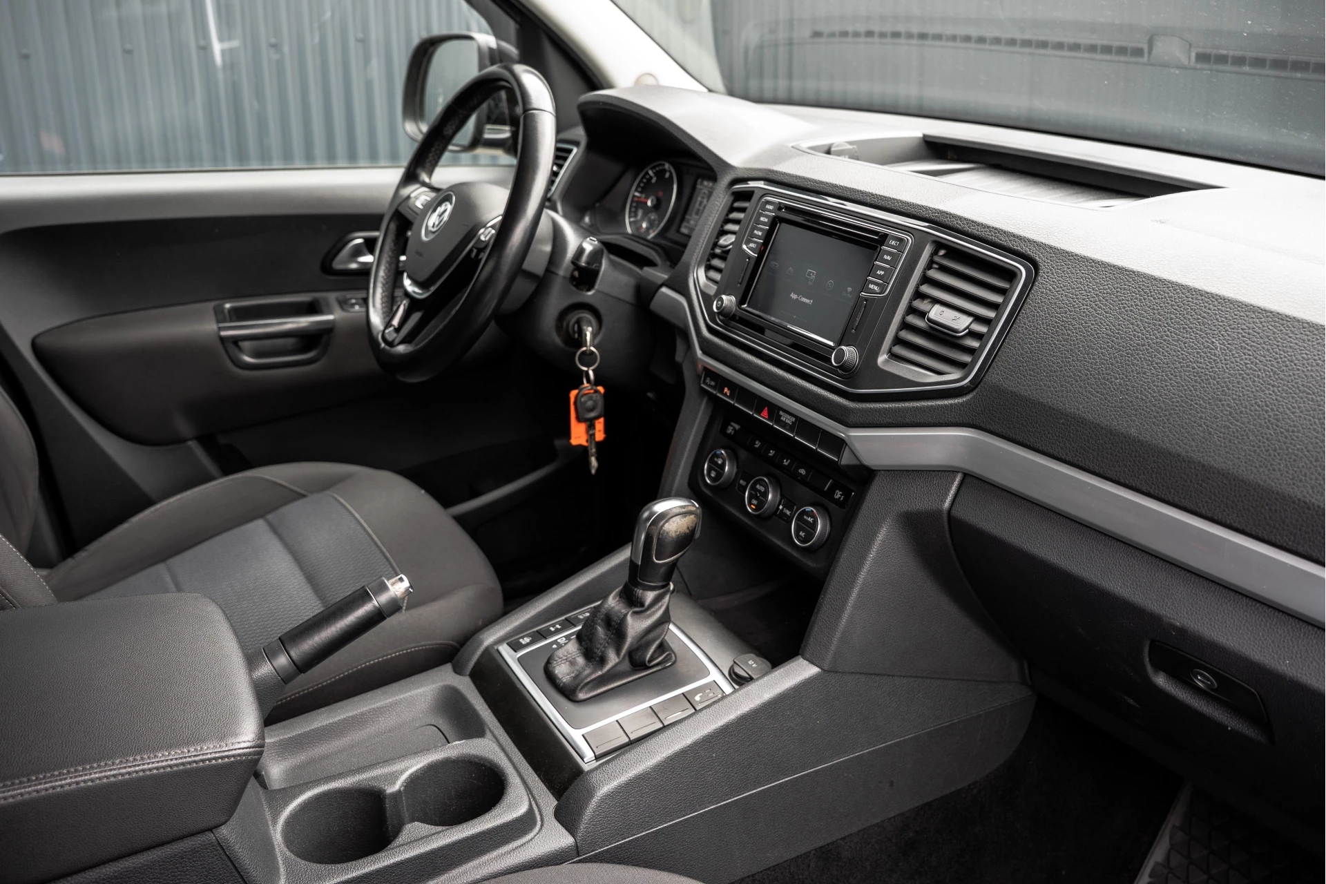 Volkswagen Amarok 2020 - Highline V6 3.0 TDI 4x4 | 258 PK | 1ste Eigenaar | LED | Camera | Carplay | Cruise | Trekhaak | Airco Bild 2