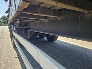 Pacton T3 001 /3 axle curtainsider /saf disc/ apk tuv/13-03-2027. 2004 - N/A obrazek 11
