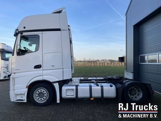 Mercedes-Benz Actros 2018 - 1948 Gigaspace - Lowdeck | Full Air | NL Truck | 2x Tank | 2 Pcs image 2