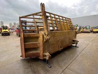 Caterpillar D9U Blade 2020 - N/A obrazek 6