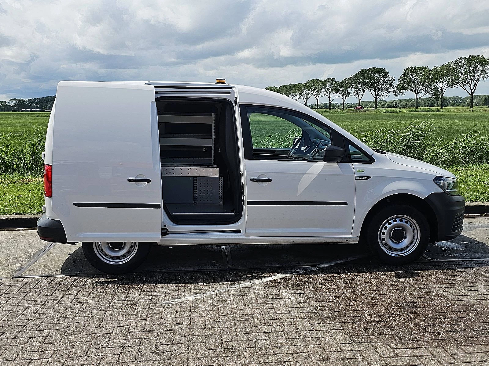 Volkswagen Caddy 2021 - 2.0 zdjęcie 13