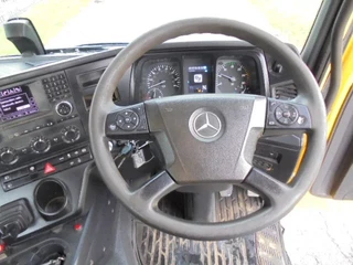 Mercedes-Benz Antos 1824 2015 - 4X2 image 20