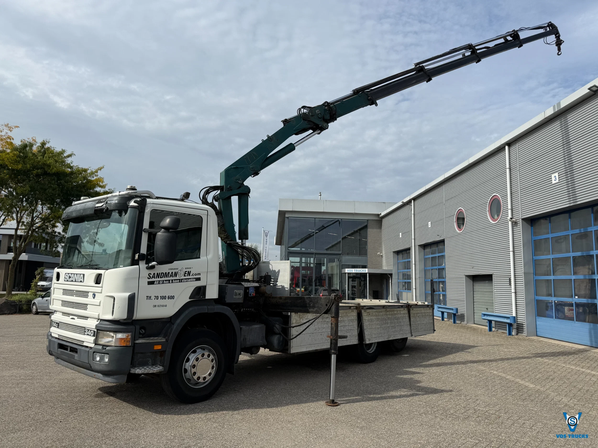 Scania P 2004 - P114-340 / 639700 KM / LIFT+LENKACHSE / HMF 1823 K4 / REMOTE / ROTATOR / AIRCO / FULL-AIR / AUTOMATIC / EURO-3 / 2004 afbeelding 1