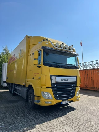 DAF XF 2017 - 510 SpaceCab 6x2 - Box with side doors - Loadlift - Euro6 afbeelding 2 miniatuur