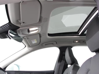Volvo XC60 2025 - 2.0 T6 Plug-in hybrid AWD Plus Bright 398pk imagem 3 miniatura