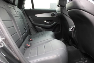 Mercedes-Benz EQC 2022 - 400 4MATIC Business Solution 80 kWh LEDER CAMERA TREKHAAK zdjecie 17