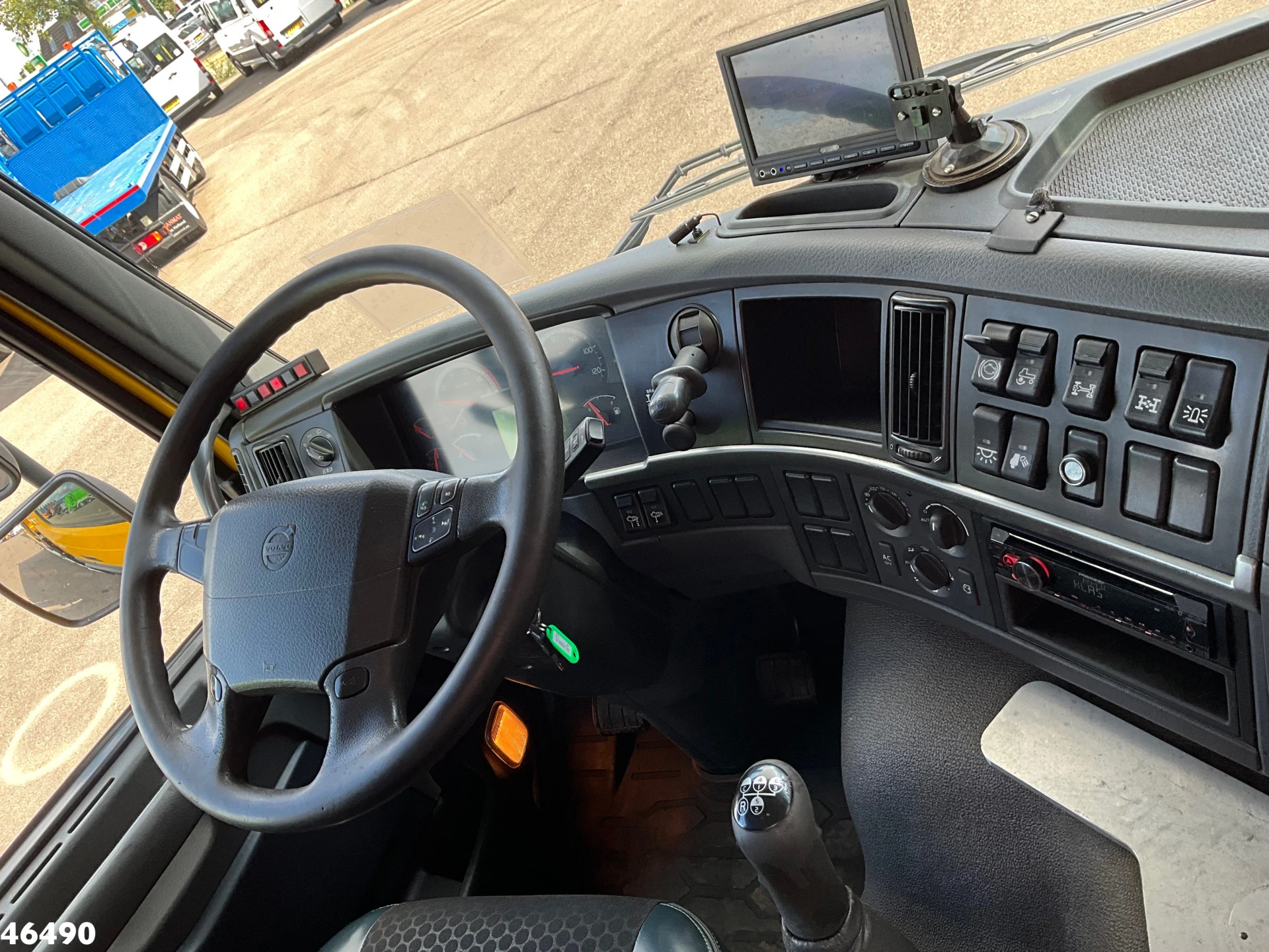 Volvo FMX 410 6x6 Full Steel Manual HMF 14 Tonmeter laadkraan 2012 afbeelding 12
