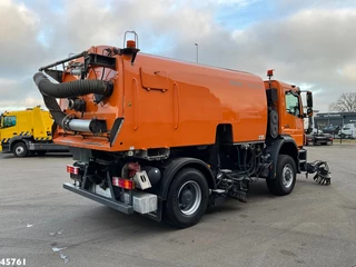 Mercedes-Benz Actros 2009 - 1829 4x4 Bucher Cityfant 60 Rechts en Links vegend image 8
