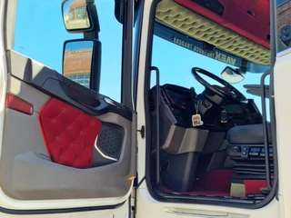 Scania R 2020 - R520 V8 NGS Lowroof 6x2 - Custom interior - Retarder - Full air - "Liverpool Edition" bild 9