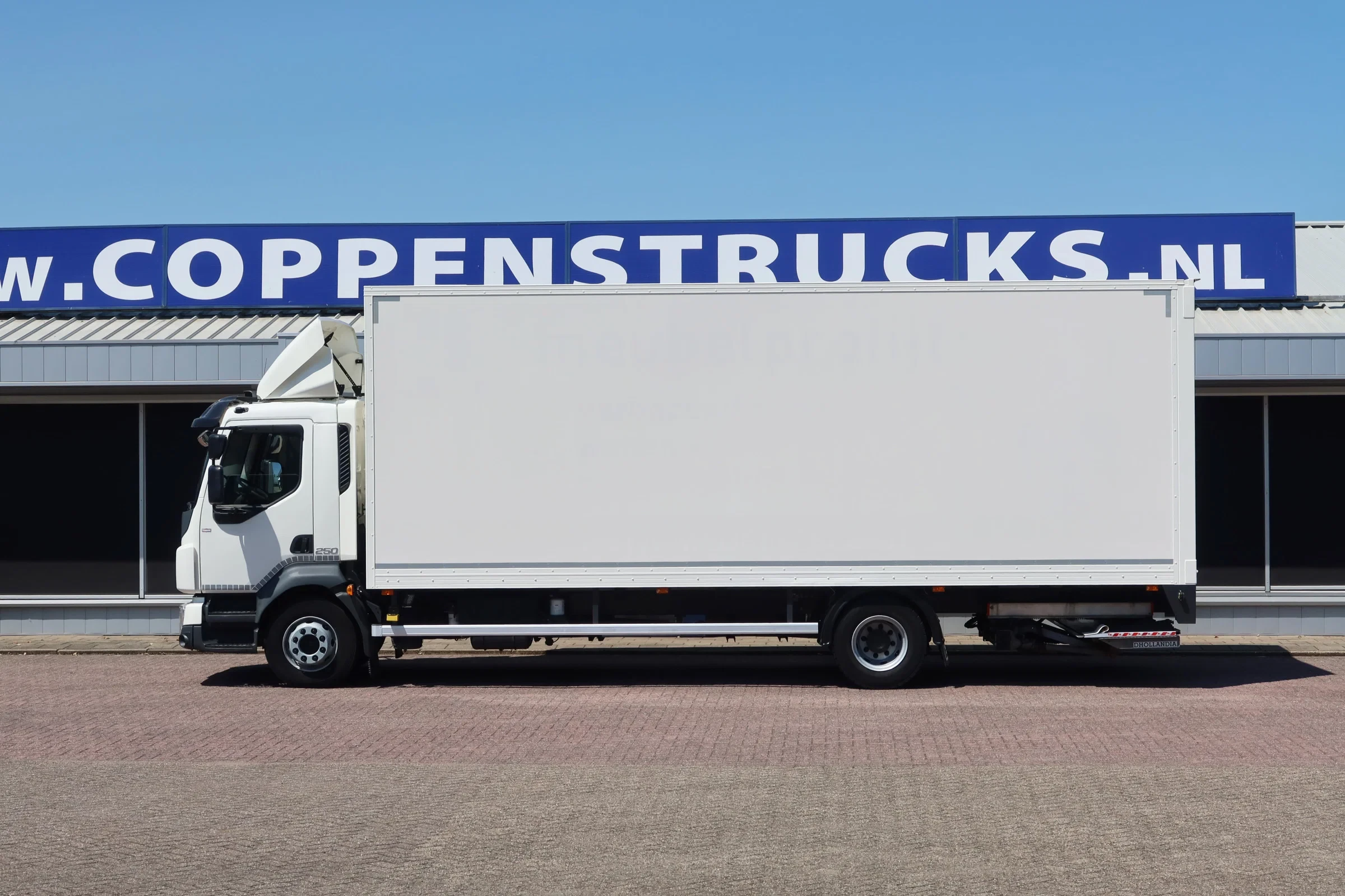 Volvo FL 250 2022 - Meubelbak + Dhollandia 1500 Full air suspension afbeelding 6