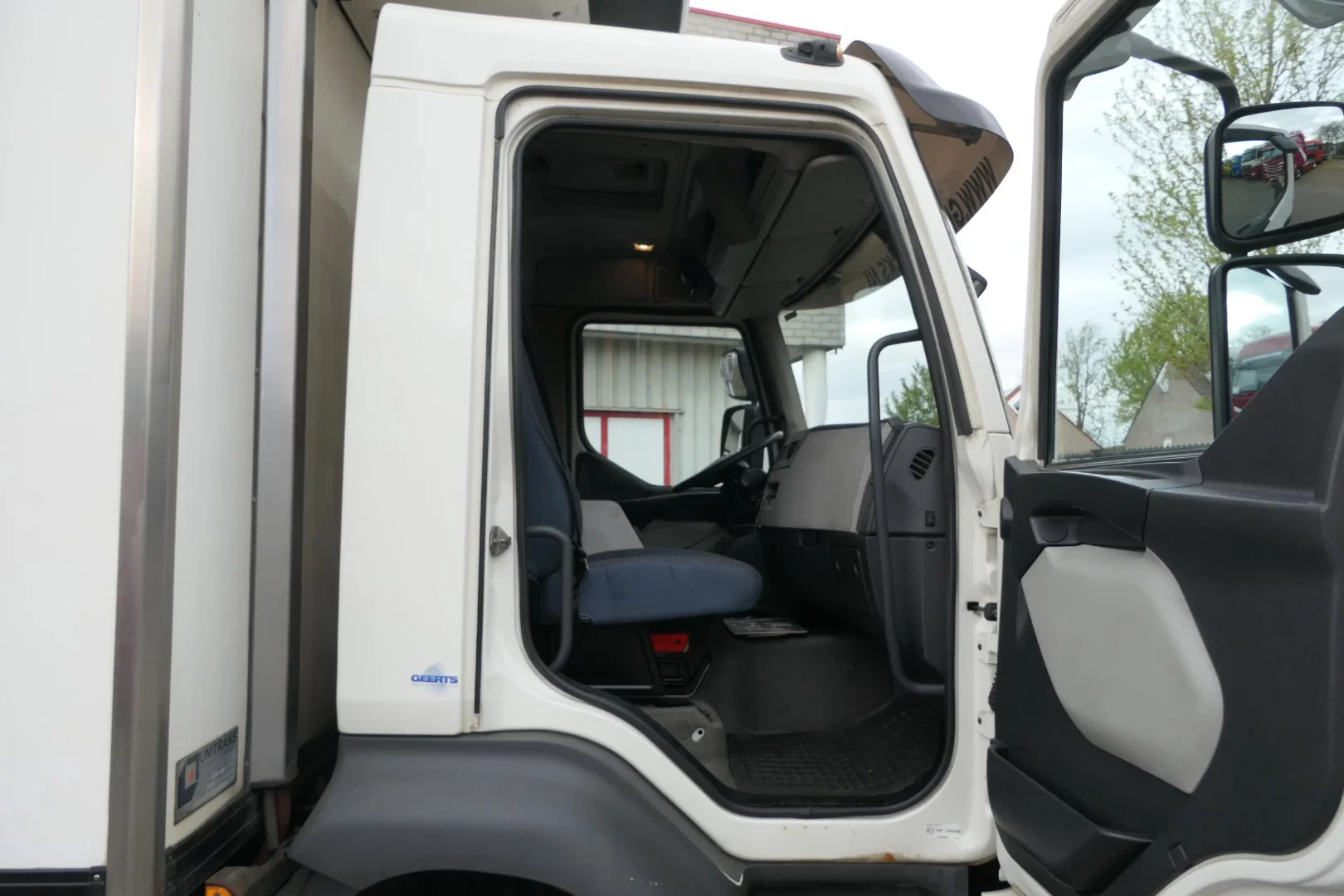 Volvo 240 2014 - FL | Carrier SUPRA 950Mt / Bi-temp | 3 Compartments | 525610Km | 2014 | 12Ton | 6 Cylinder | Dhollandia 1500Kg | TUV/MOT/APK 08-2026 | Luxembourg Truck Bild 46