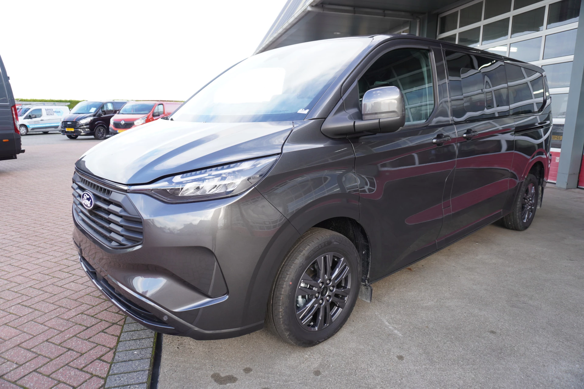 Ford Transit Custom 2025 - 320L 2.5 PHEV 233PK L2H1 Limited 8 Persoons PHEV Automaat imagen 9