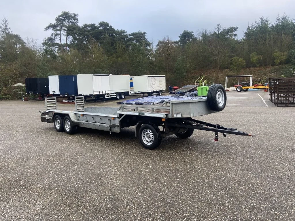 Iveco 2022 - de grootste vooraad van Europa BE trekkers en be oplegger Bild 6