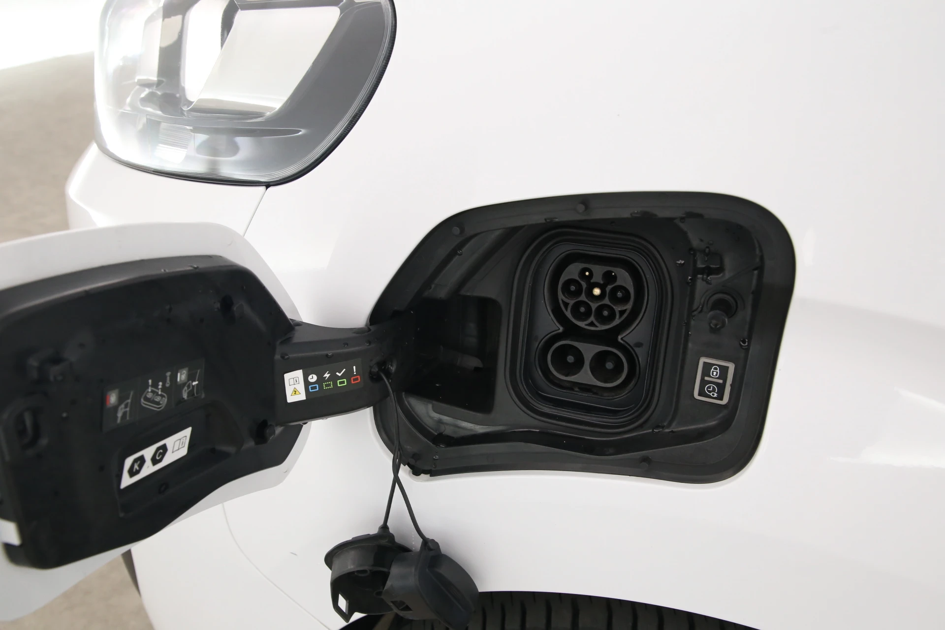 Opel Vivaro-e 2024 - Citroën e-Jumpy 75 kWh L3H1 afbeelding 4
