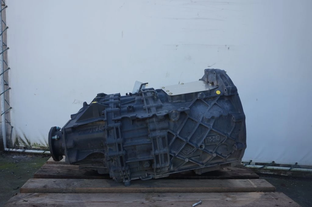 ZF 2016 - 12AS2330DD TGS 81.32004-6397 immagine 3