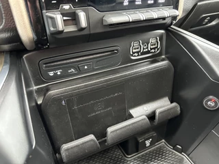 Dodge Ram 1500 2018 - 5.7 V8 LARAMIE / LPG / TREKHAAK 3.5T / ADAPTIVE CRUISE / CAMERA / PANO / 12 INCH SCREEN / DELMONICO RED obrazek 17