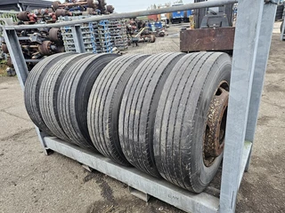 Several 275/70 R 22.5 2000 - N/A bild 5