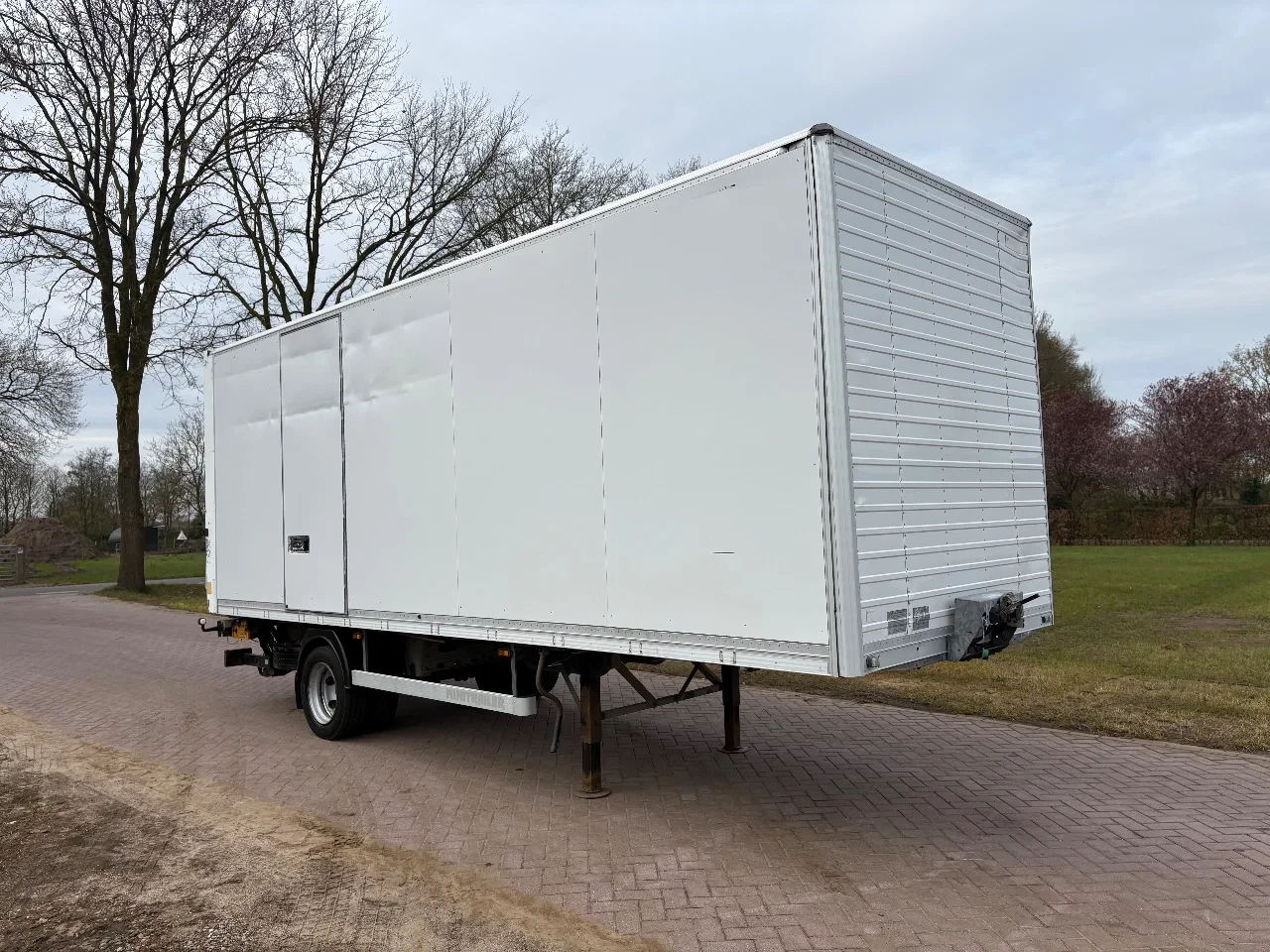 VF minitrailer 2011 - Be oplegger 6.6 TON met laadklep 1000 kg Bild 3