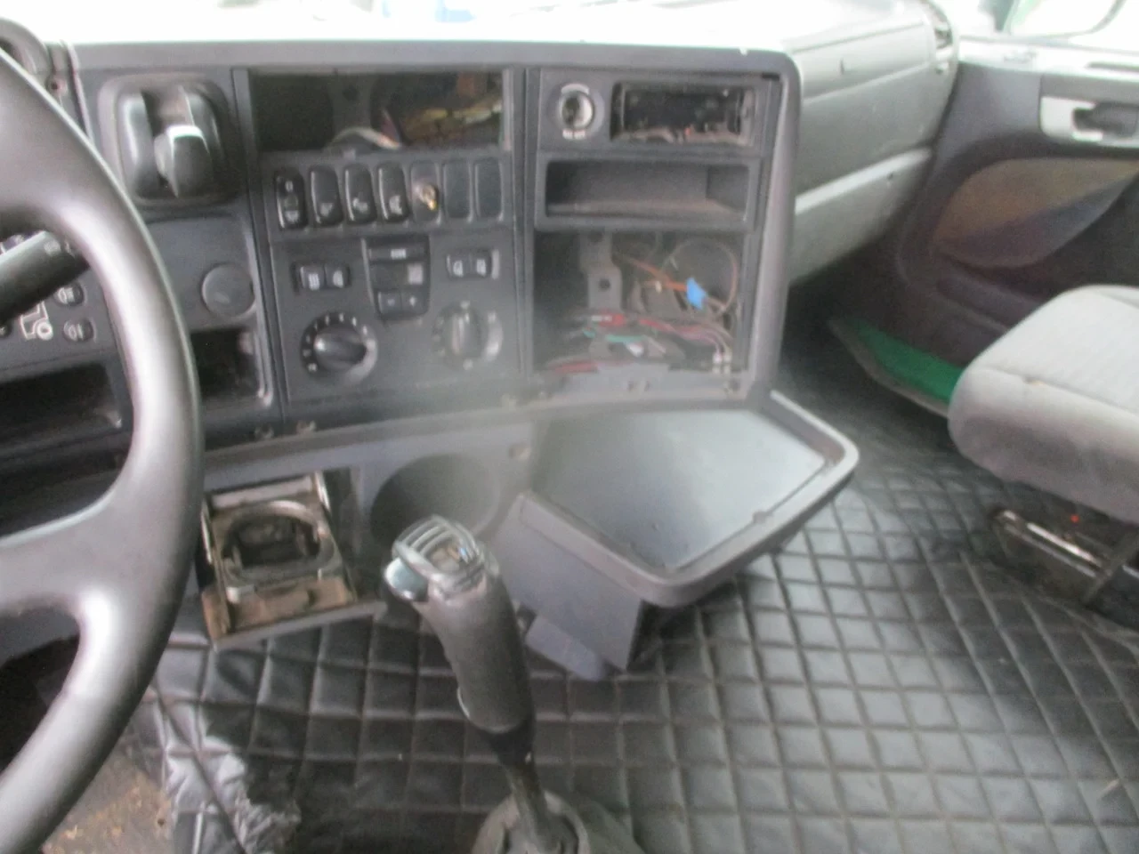 Scania R 2007 - R420 , 6x4 , Manual , Spring suspension imagem 9