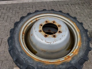 Case Cultuurwielen 9.5 R32 230/95 R32 ZF Steek obrázek 3 náhled