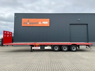 Kässbohrer N/A 2026 - new and unused Heavy-Duty flatbed / 690cm extendable / steering axle / lift axle / twistlocks / timberstakes / NL-trailer / APK: 04-2027 obrazek 4