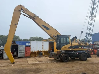 Cat 2005 - M 325 C MH te koop