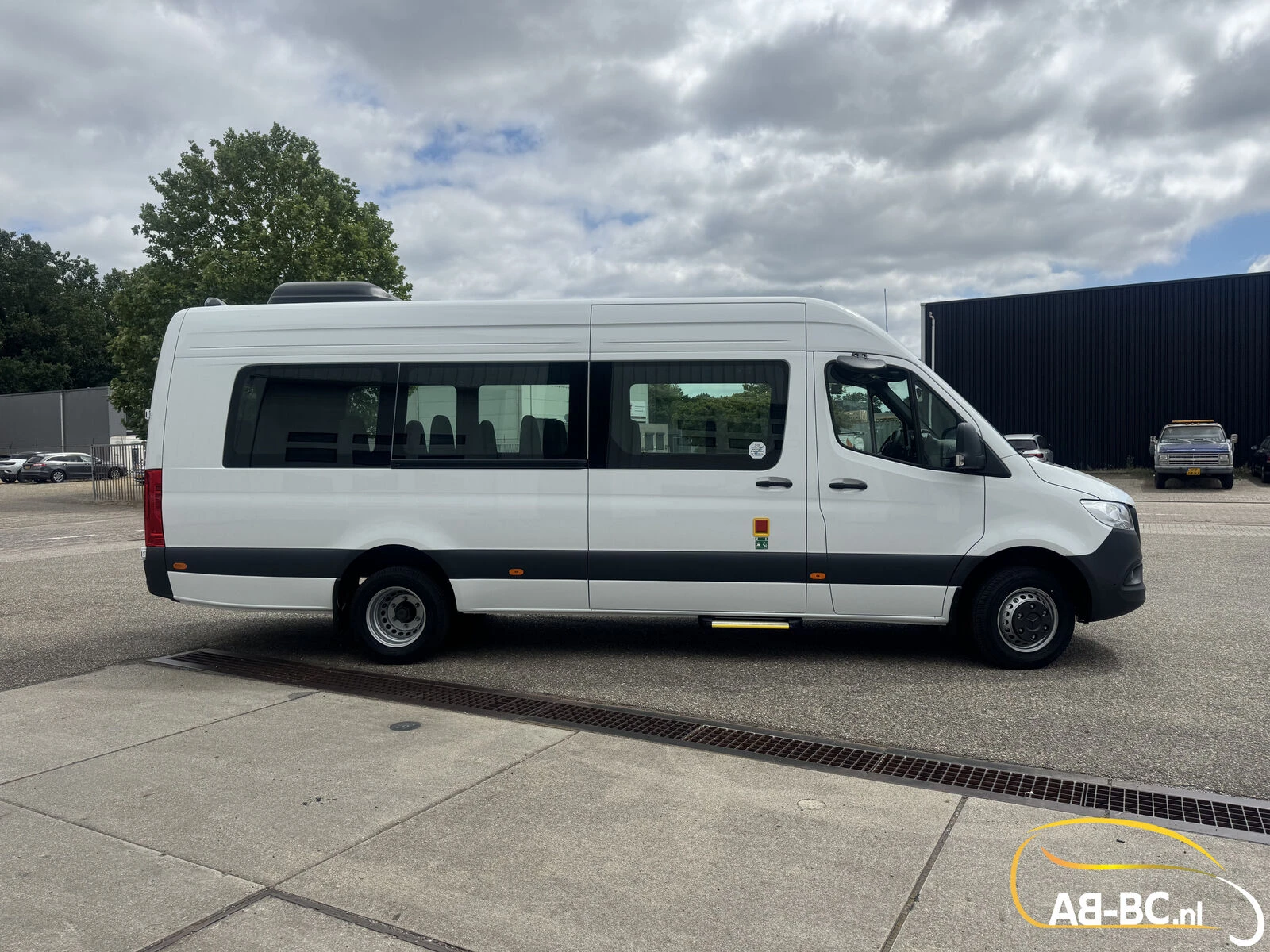 Mercedes-Benz Sprinter 2026 - Transfer 45, 23 Seats, Euro 6 image 5