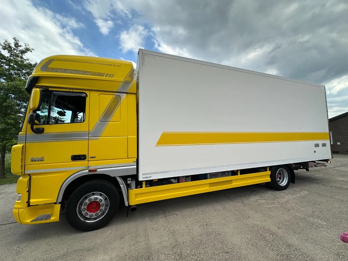 DAF FA XF105 2012 afbeelding 2