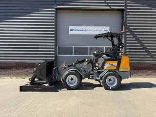 Giant G1500 L X-tra minishovel NIEUW €540 LEASE 2026 afbeelding 3 miniatuur