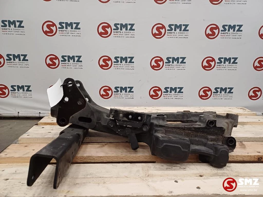 Mercedes-Benz 2021 - Occ voorframe links Mercedes immagine 2