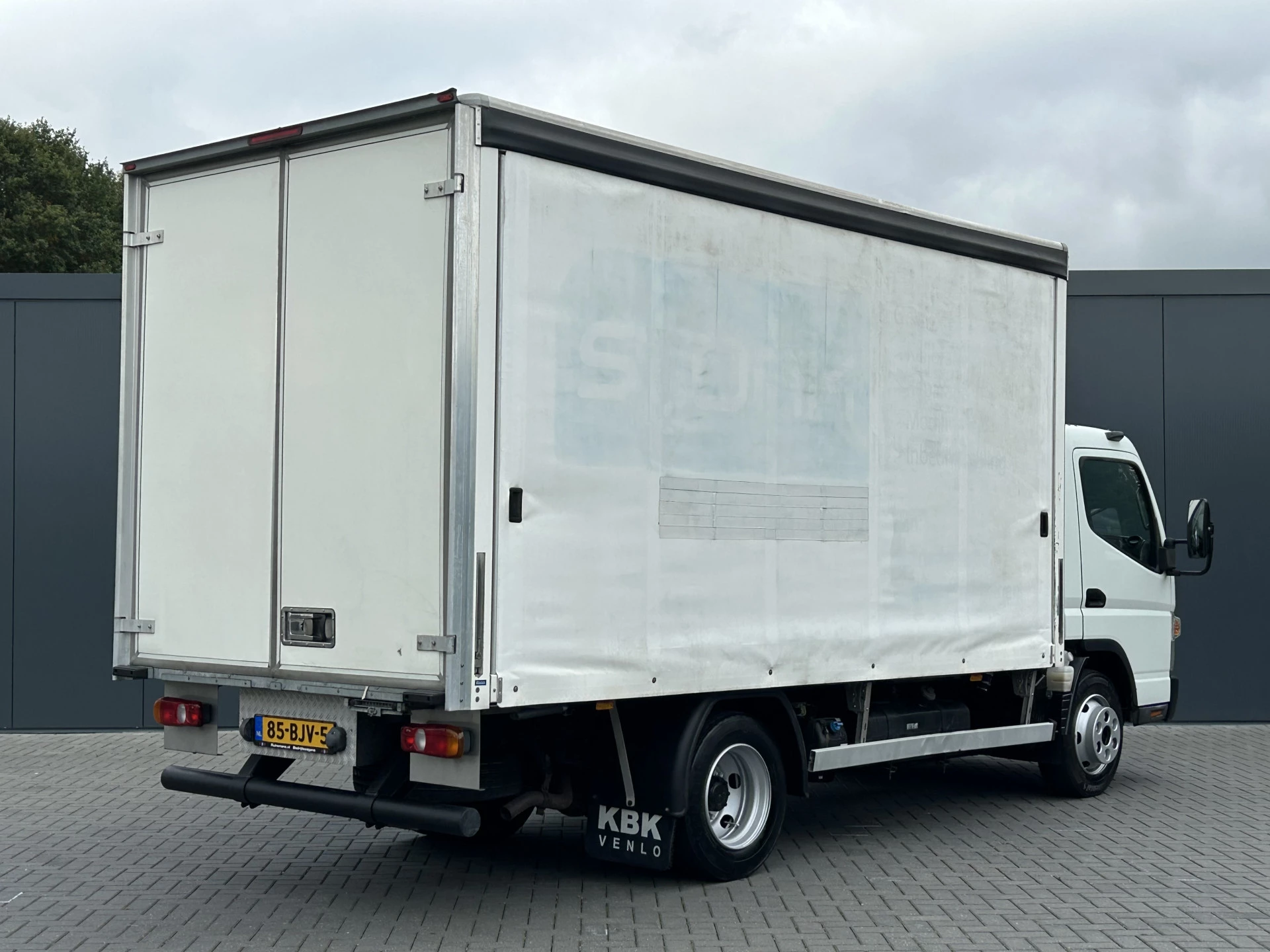 FUSO Canter 2017 - 7C15 EURO 6 / SCHUIFZIJLEN / 1e EIGENAAR / 62.654 KM !! / AIRCO / 4.155 KG LAADVERMOGEN / 3-ZITS obrázek 3