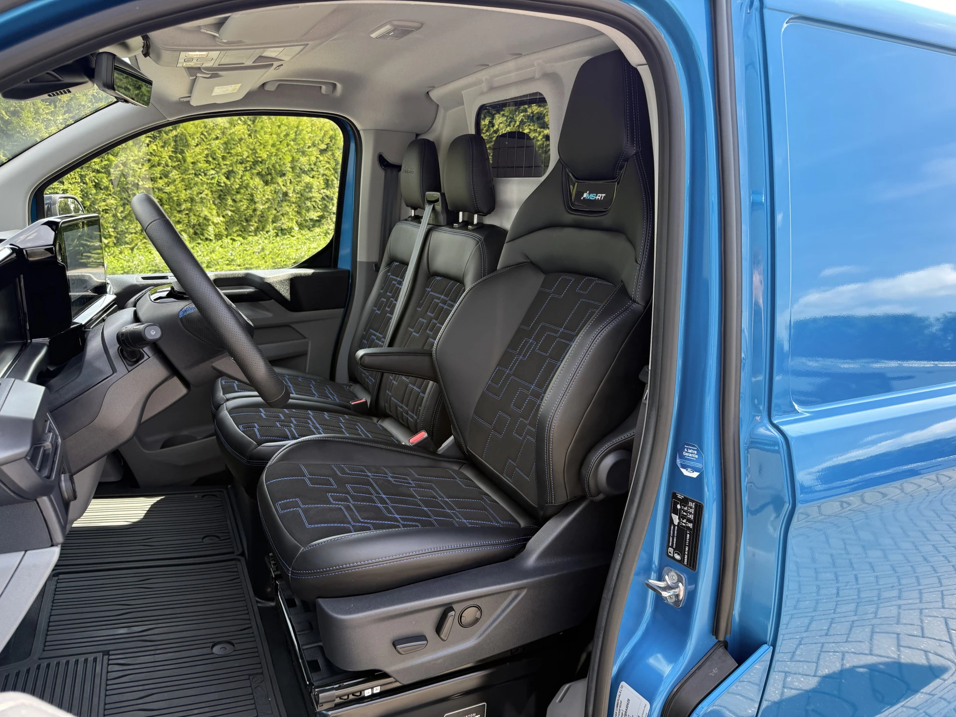 Ford E-Transit Custom 2025 - MS-RT 285 PK FULL ELECTRIC SPORT / L1H1 / DIGITAL AQUA BLUE METALLIC / REAR VIEUW / B&O SOUND SYSTEM / 19 INCH / LED / CAMERA obrázek 6