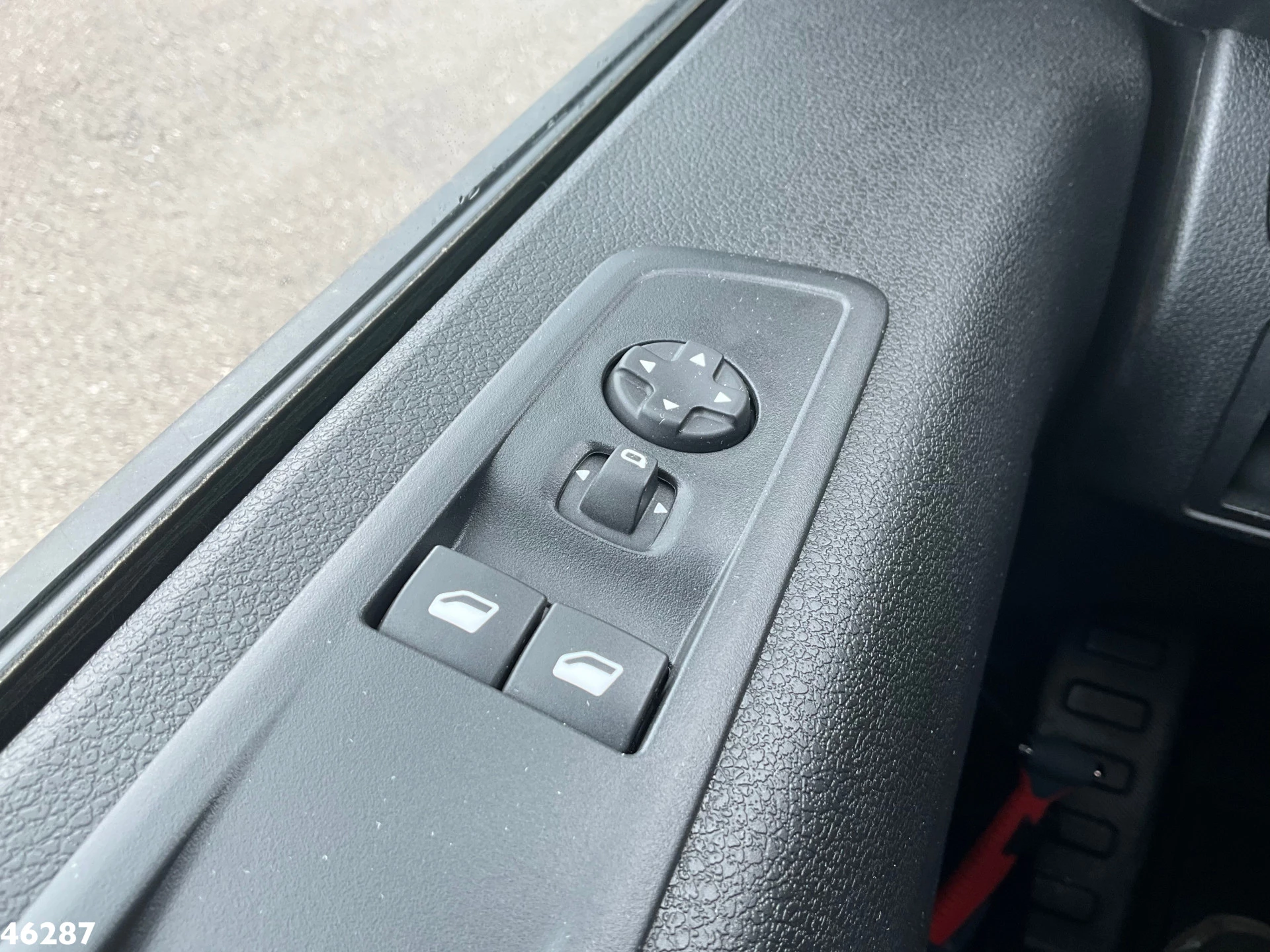 Peugeot e-Expert 2026 - 100% elektrisch kippende zijlader imagen 17