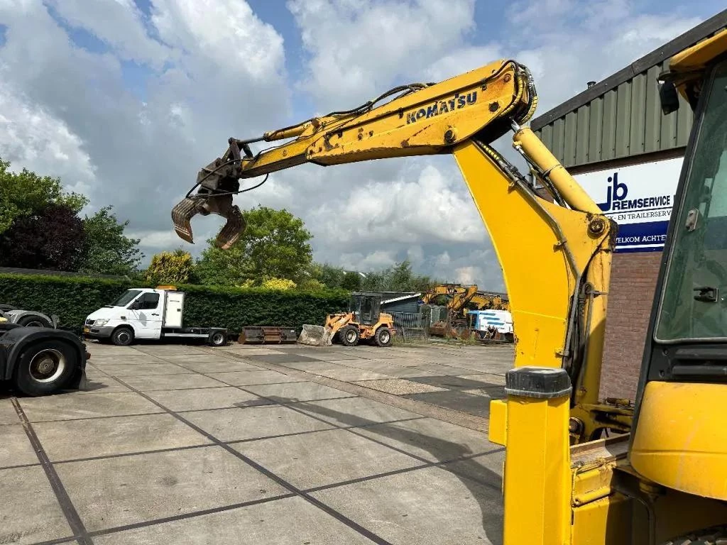 Komatsu WB97S-5E0 2012 image 9