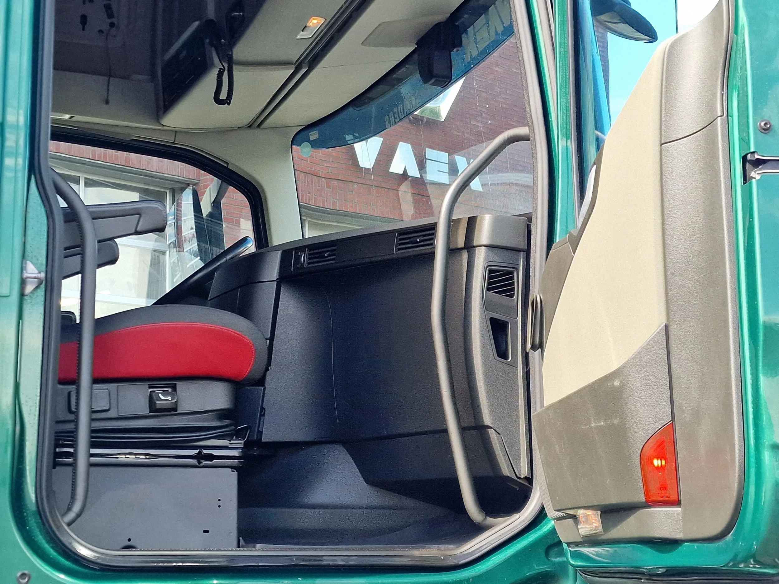 Volvo FH 2019 - 13.460 Globetrotter 4x2 - ADR - Chassis cover - Alloy - Navi Bild 24
