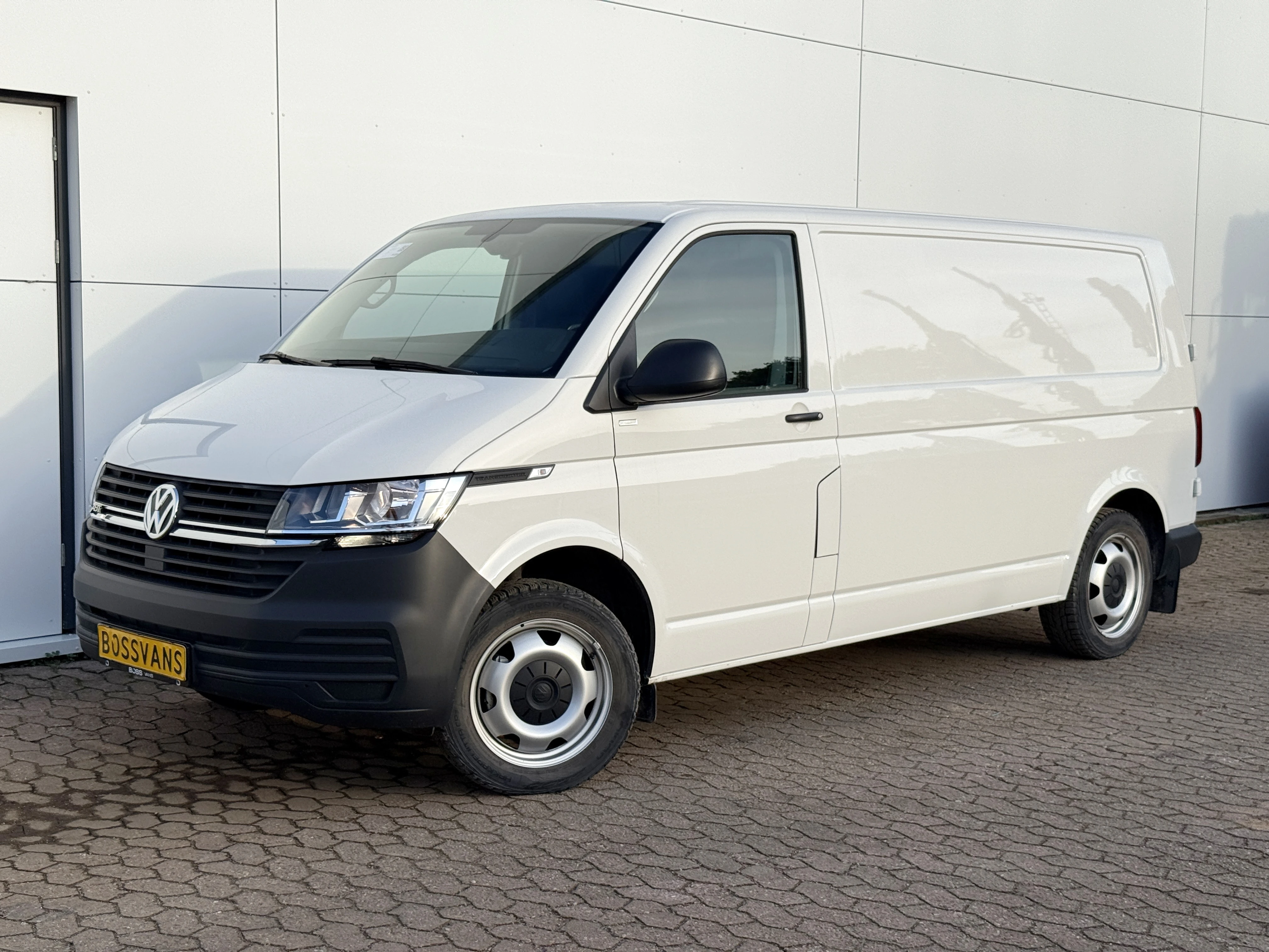 Volkswagen e-Transporter image 1