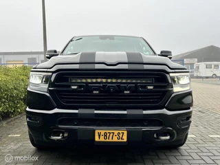 Dodge Ram 1500 2018 - 4X4 5.7 V8 4x4 Crew Cab Laramie black out lpg imagem 6