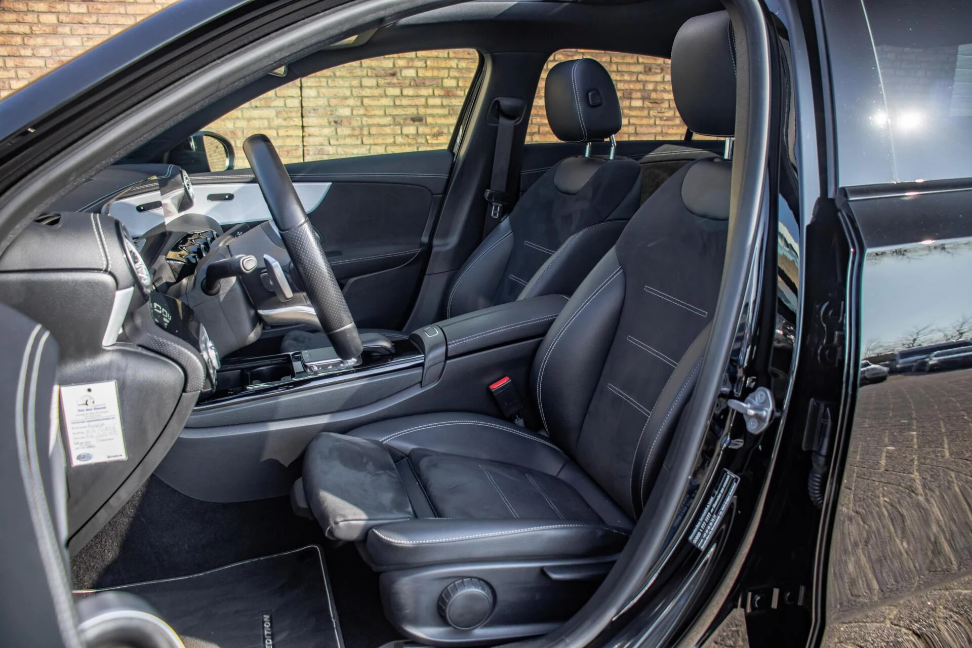 Mercedes-Benz A-Klasse 2021 - 250e AMG-Line, Pano, Burmester, Half Leder afbeelding 10