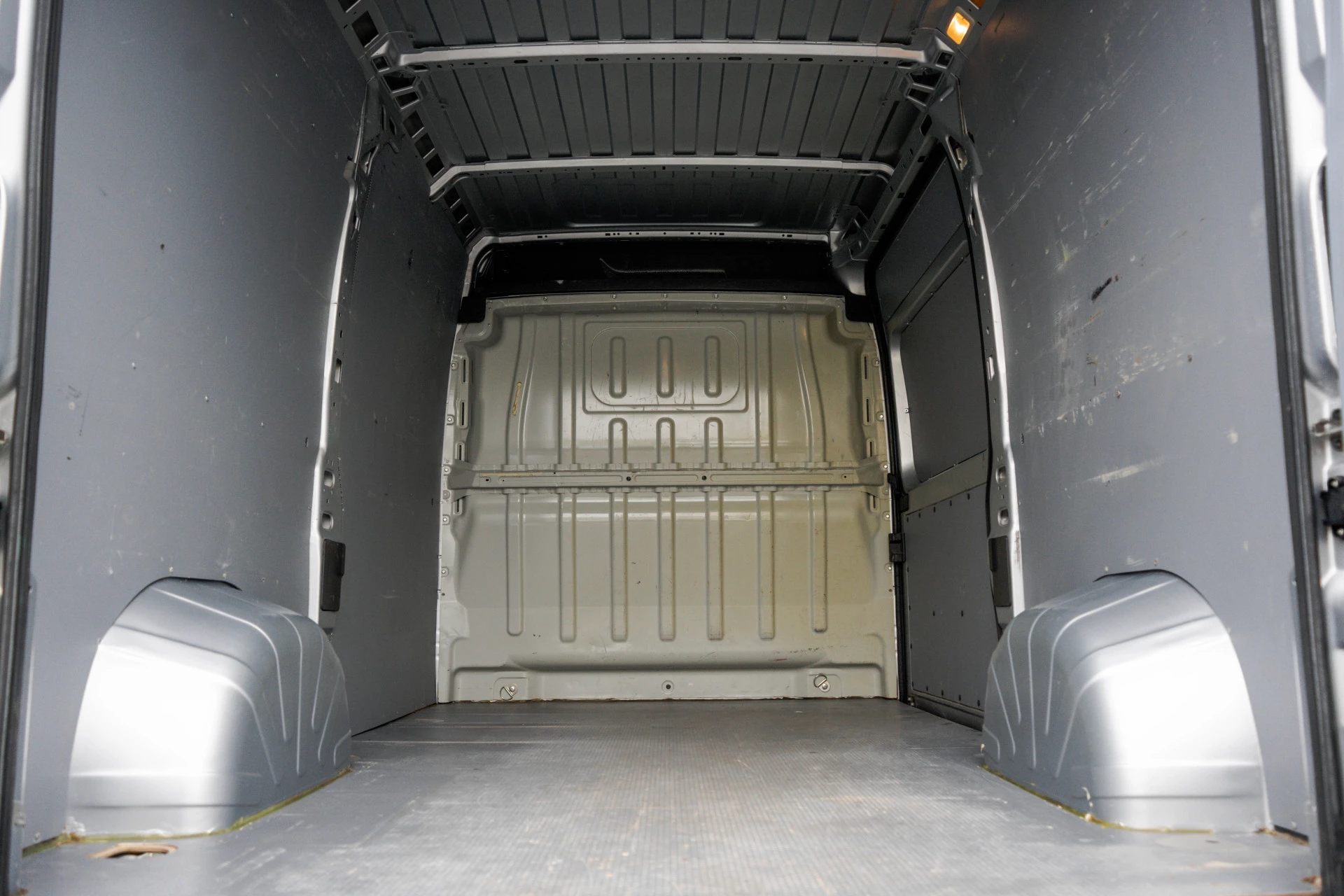 Peugeot Boxer 2021 - 330 2.2 BlueHDi 120 L2H2 Premium | Camera | Cruise | Navi | Airco | Trekhaak imagem 10