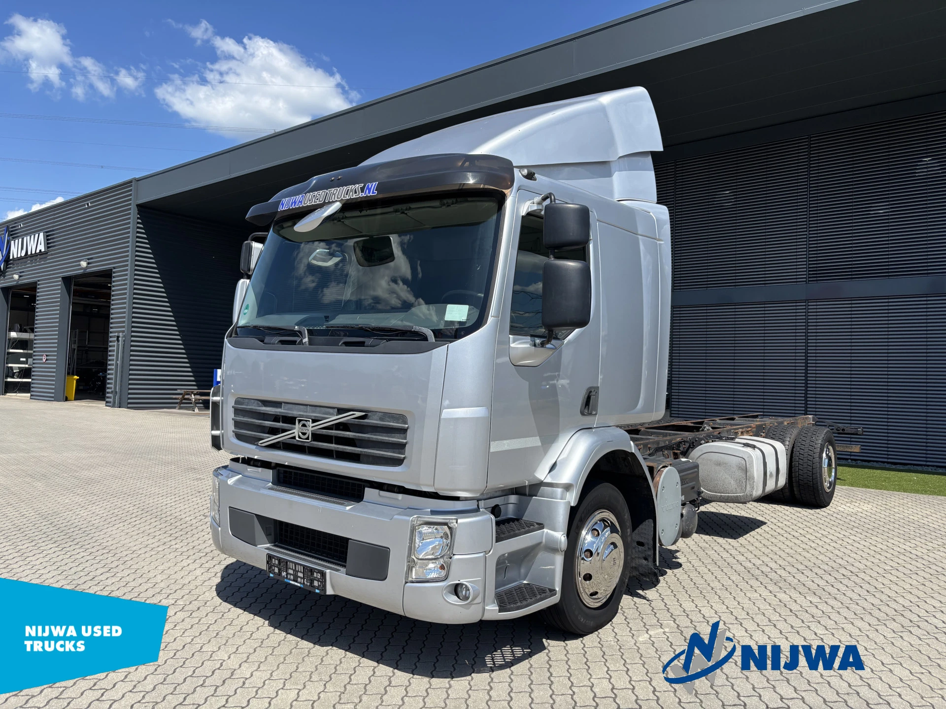 Volvo FE 320 4x2 Bladvering + Trekhaak 2008 afbeelding 1