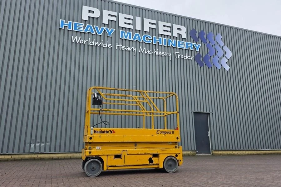 Haulotte 2011 - Compact 8 As-Is, Electric, 8m Working Height, 350k immagine 1