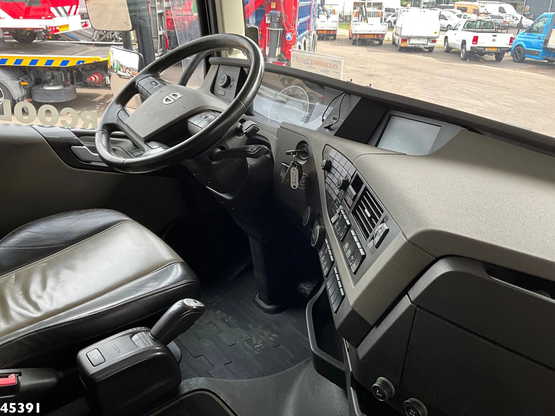 Volvo FH 2016 - 540 8x4 HMF 85 Tonmeter laadkraan + Fly-Jib Just 222.786 km! imagen 17
