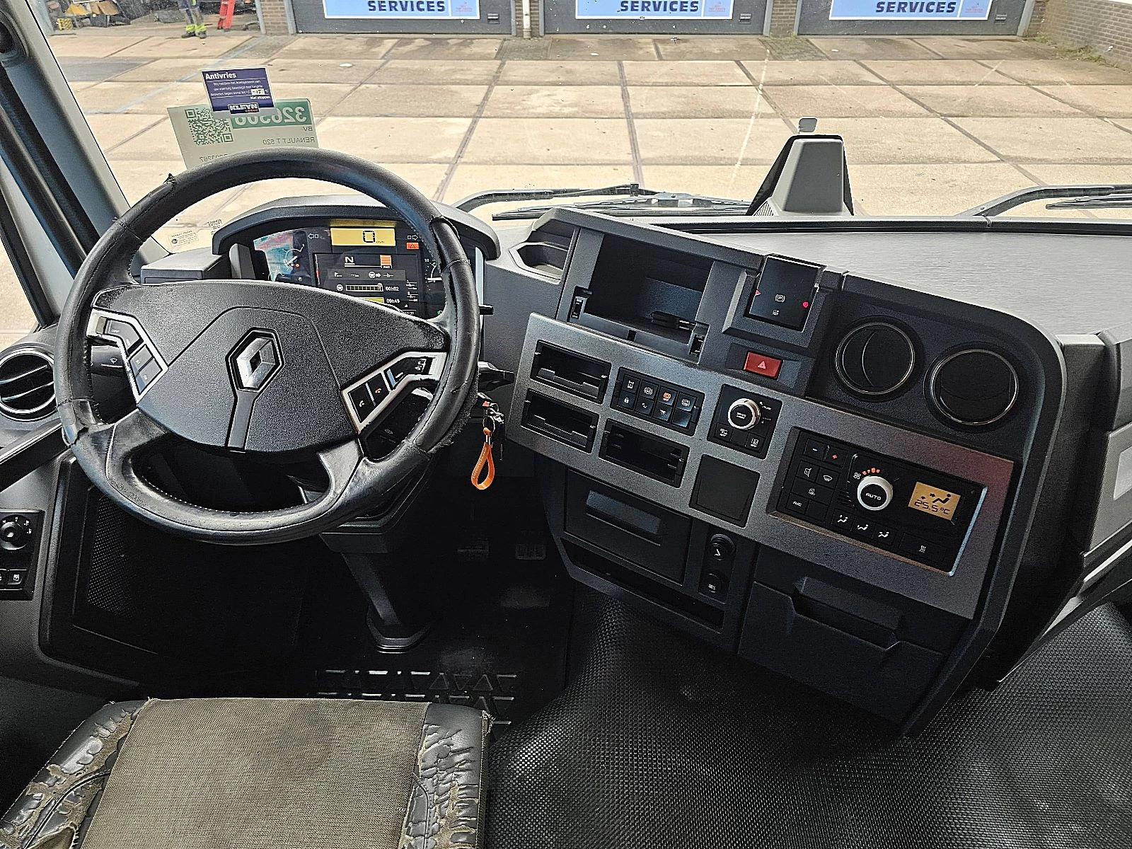 Renault 2016 - T 520 obrázek 8