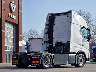 Volvo FH 2020 - 13.500 Globetrotter XL 4x2 - Low deck - I Save - I parkcool - Full air - Chassis cover obrazek 7